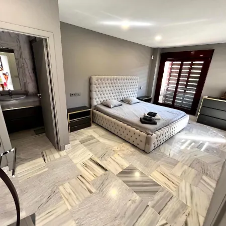 Ferienhaus Svoy Magnifica Villa En Benahavis
